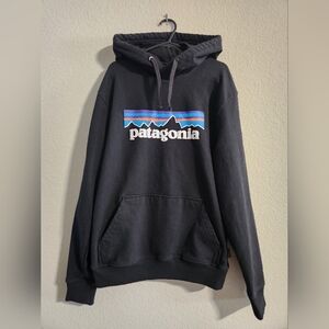 Patagonia Men’s P-6 Logo Uprisal Hoody Regular Fit Black Logo size small